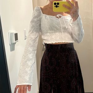 Never worn/ Hollister cropped eyelet top white XS